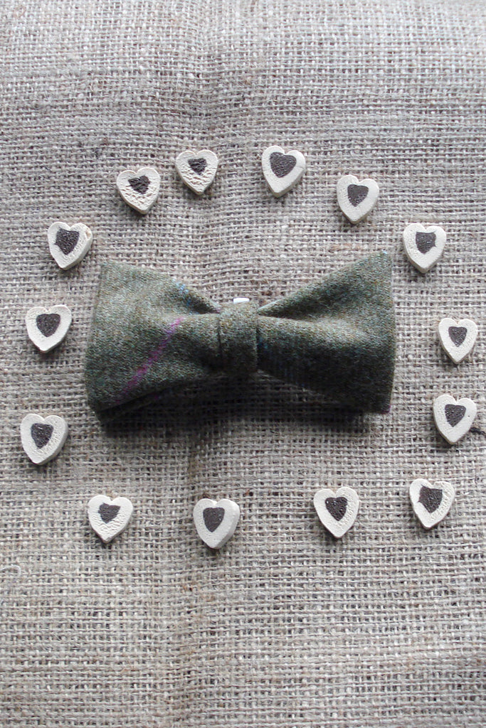 Doggy Bows- Lichen